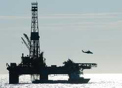 Image of an oil drilling platform